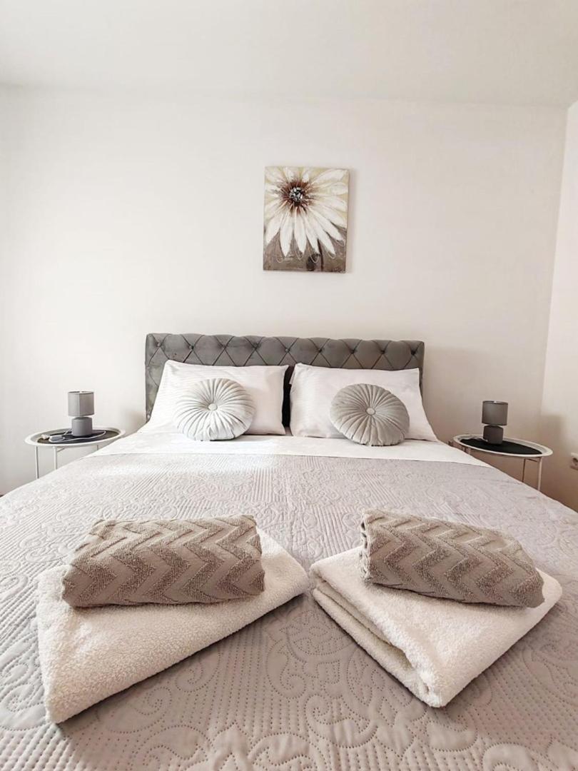 Apartments Amare Неум Екстериор снимка